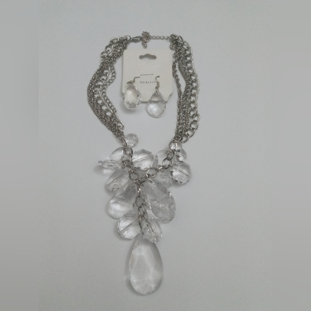 Cordelia Accessories Necklace And Earrings One Size NWOT